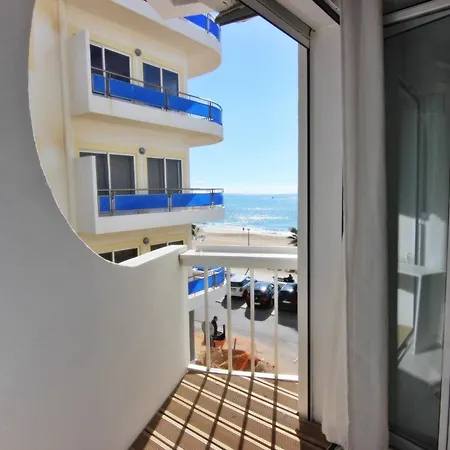 Mar - Front 아파트