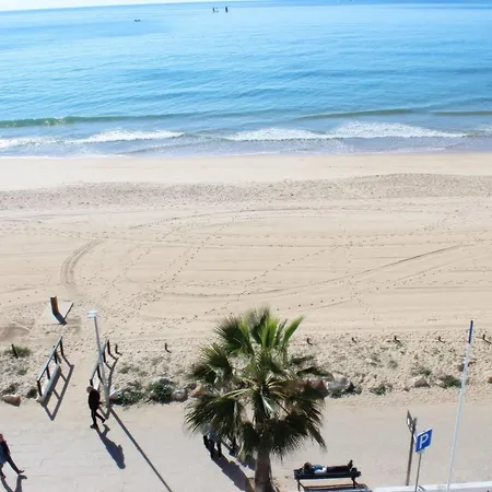 Mar - Front 아파트