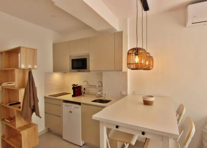 Mar - Front Apartment